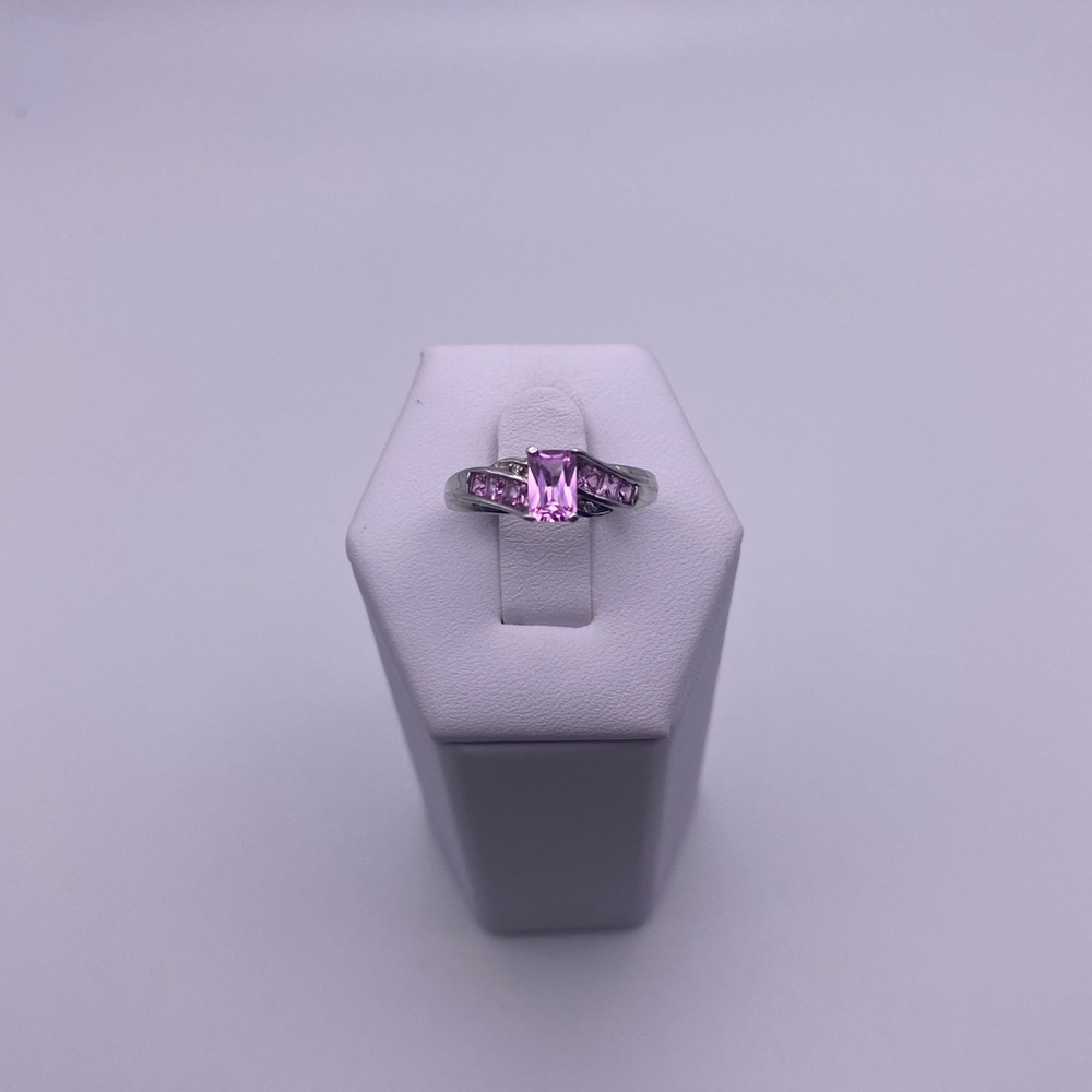 10k white gold pink sapphire ring